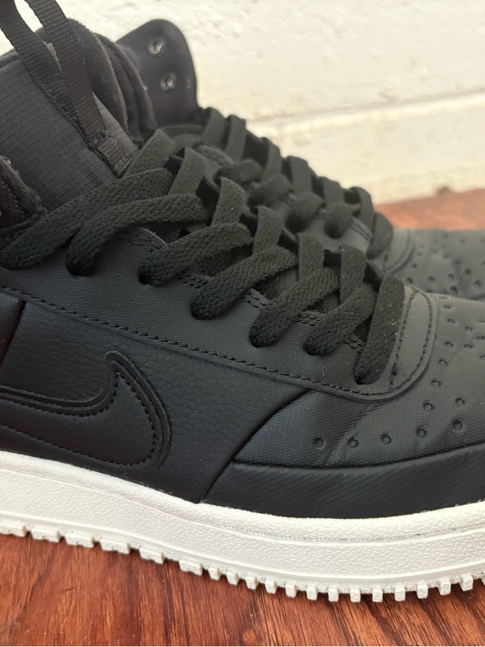 Nike Men’s Black Phantom Court Vision